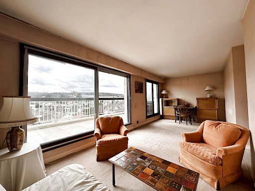 2 PIÈCES DERNIER ÉTAGE - BUZENVAL