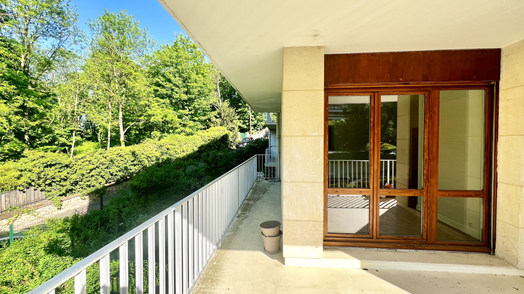 Grand appartement familial avec terrasse   Quartier de la Jonchère