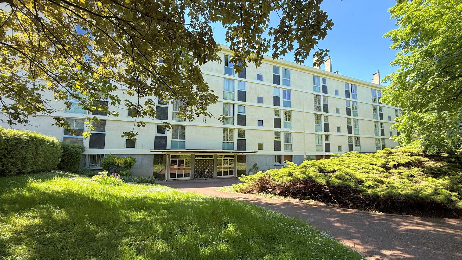 Grand 2 pièces traversant de 54 m2