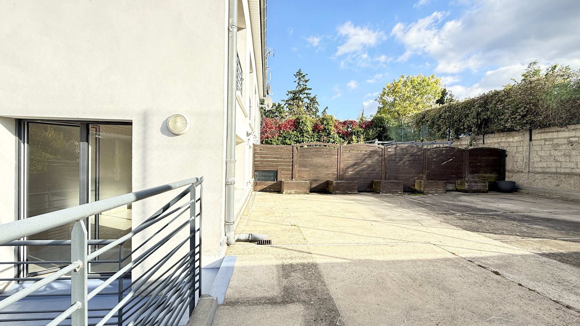 Rueil limite Suresnes