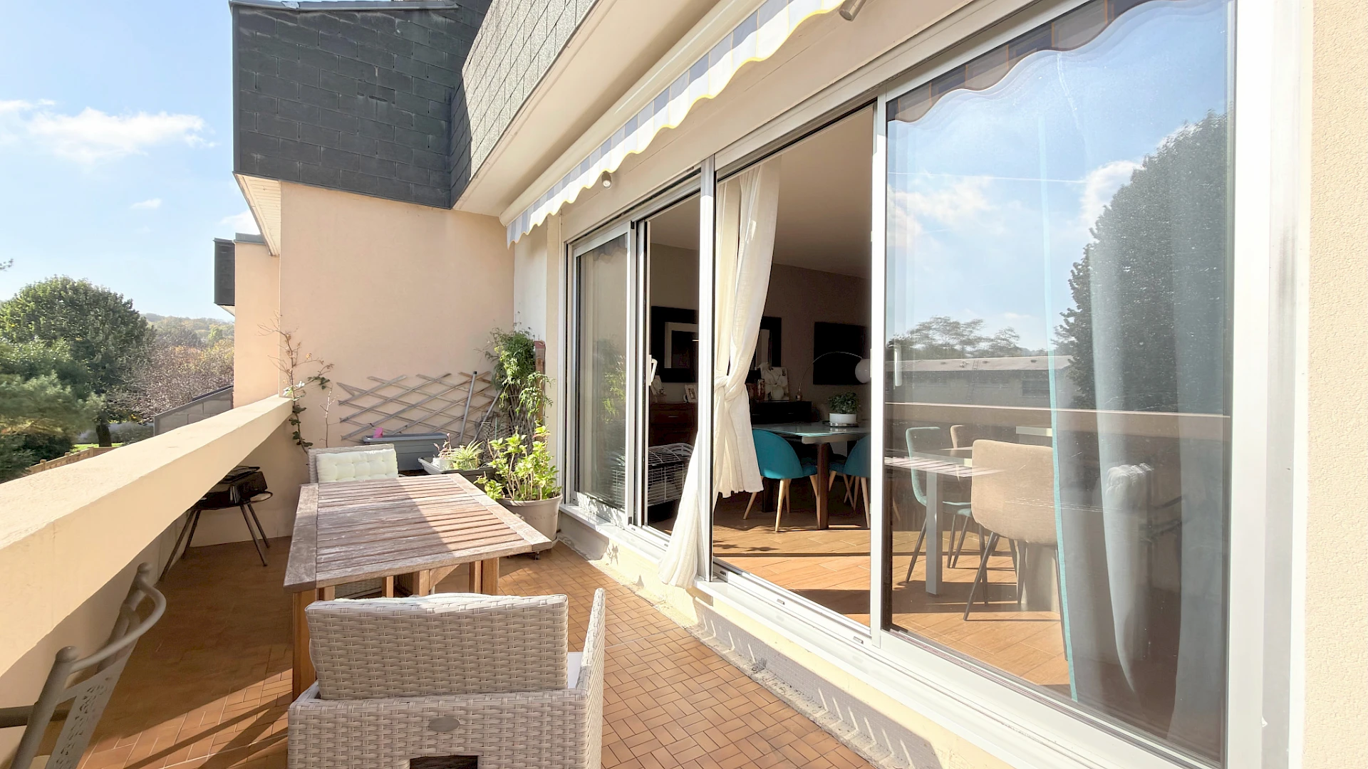 Appartement 4 pièces avec terrasse et box