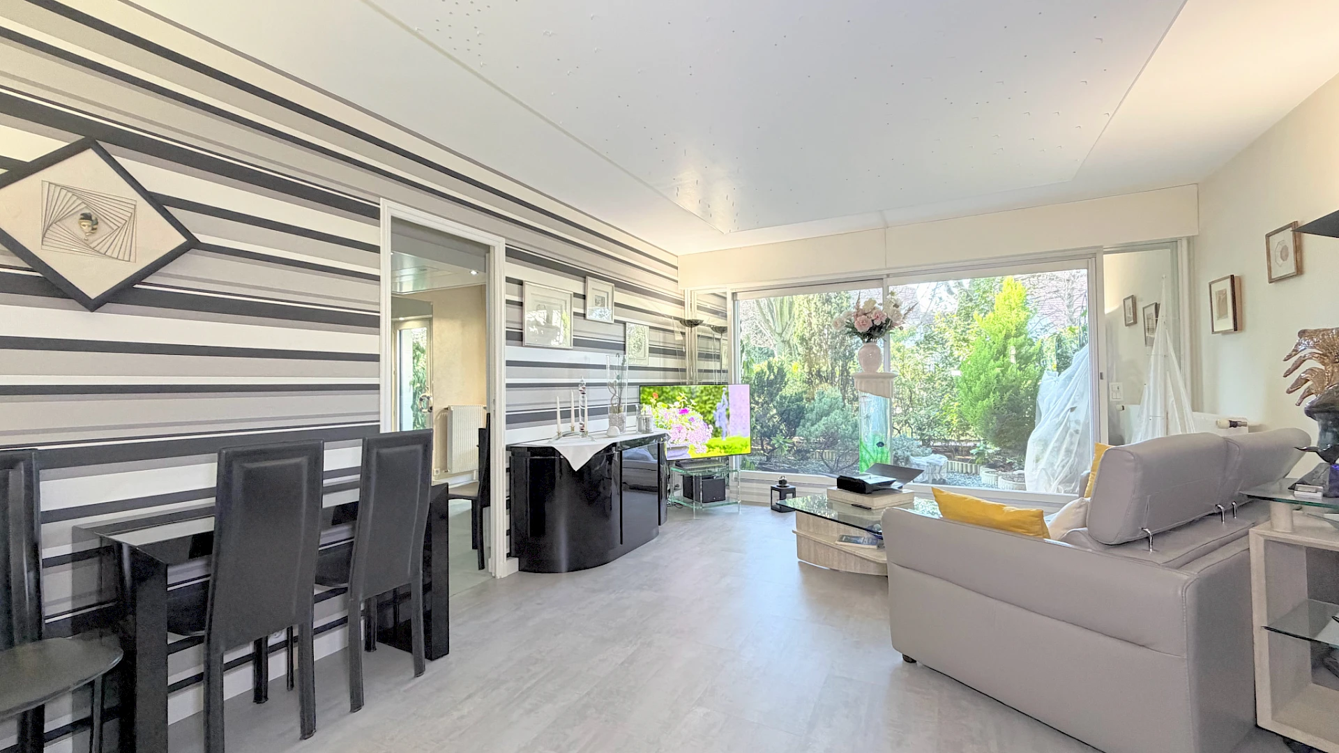 4 pièces traversant, jardin 26 m2 , DPE C, cave et parking