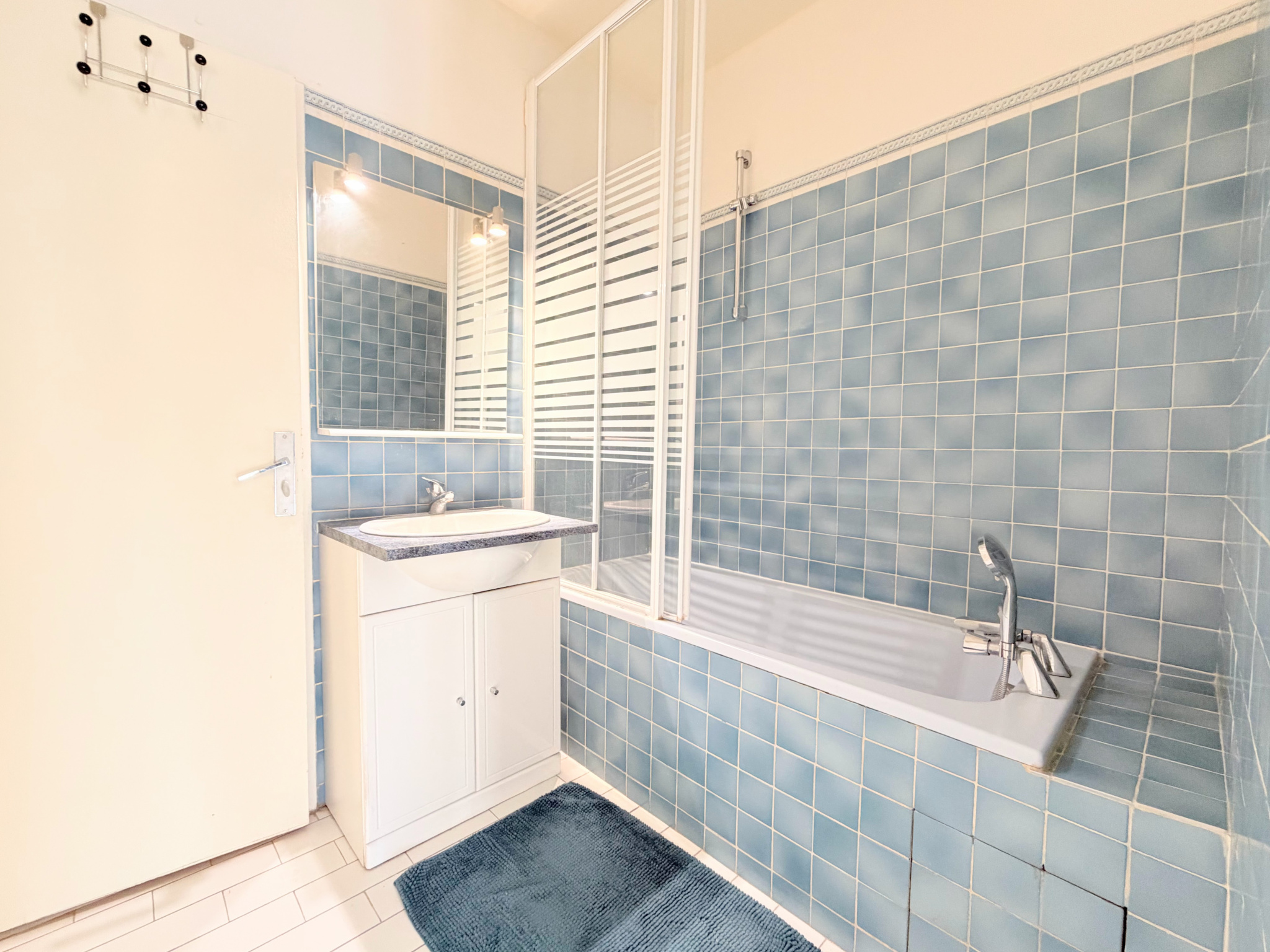 Grand 2 pièces traversant de 50 m2 et cave