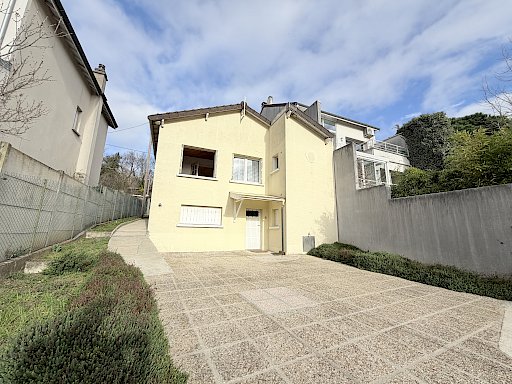 Maison limite Suresnes   Parcelle 367 m2 - 1