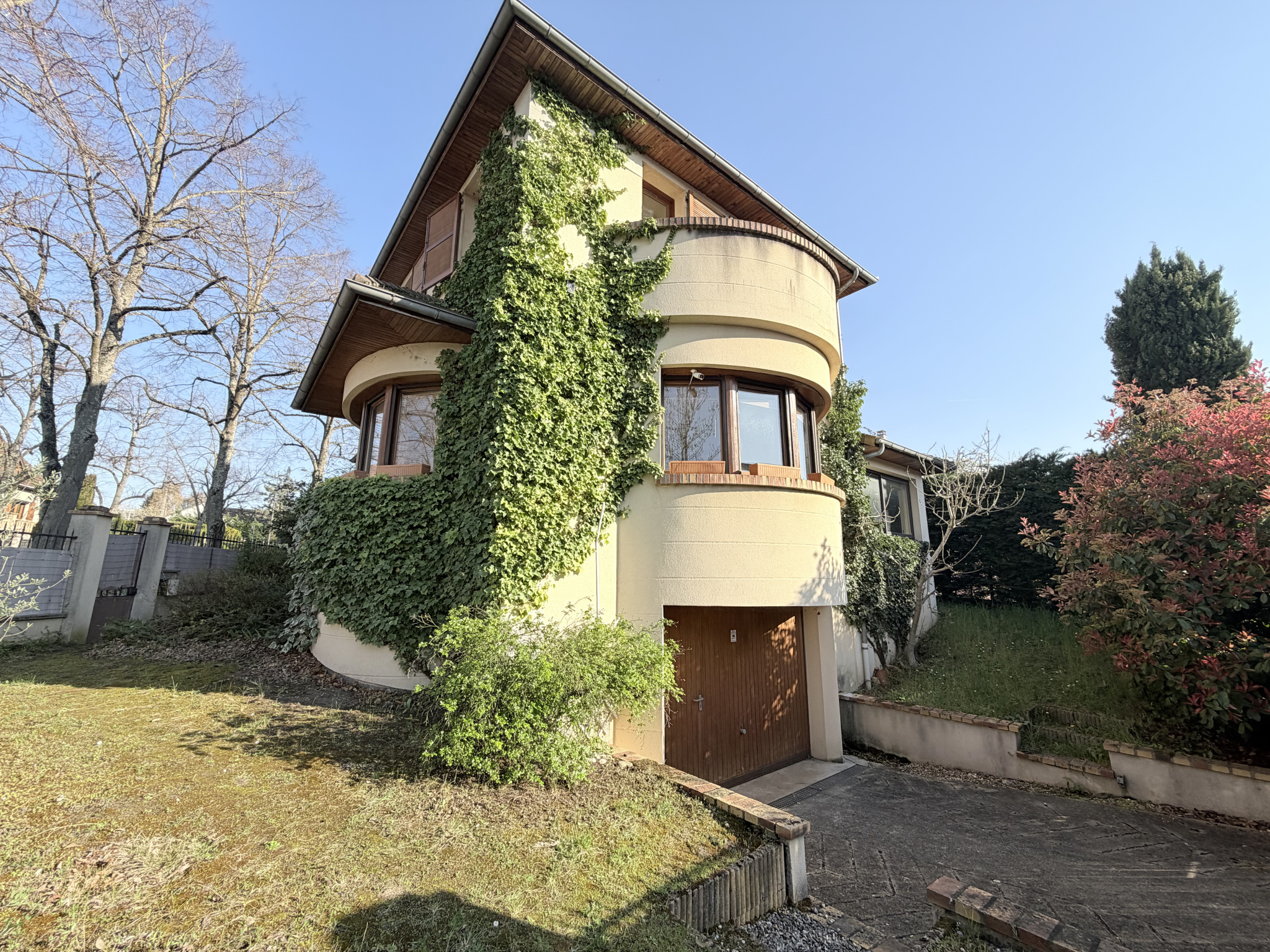 MAISON 7 PIÈCES BUZENVAL