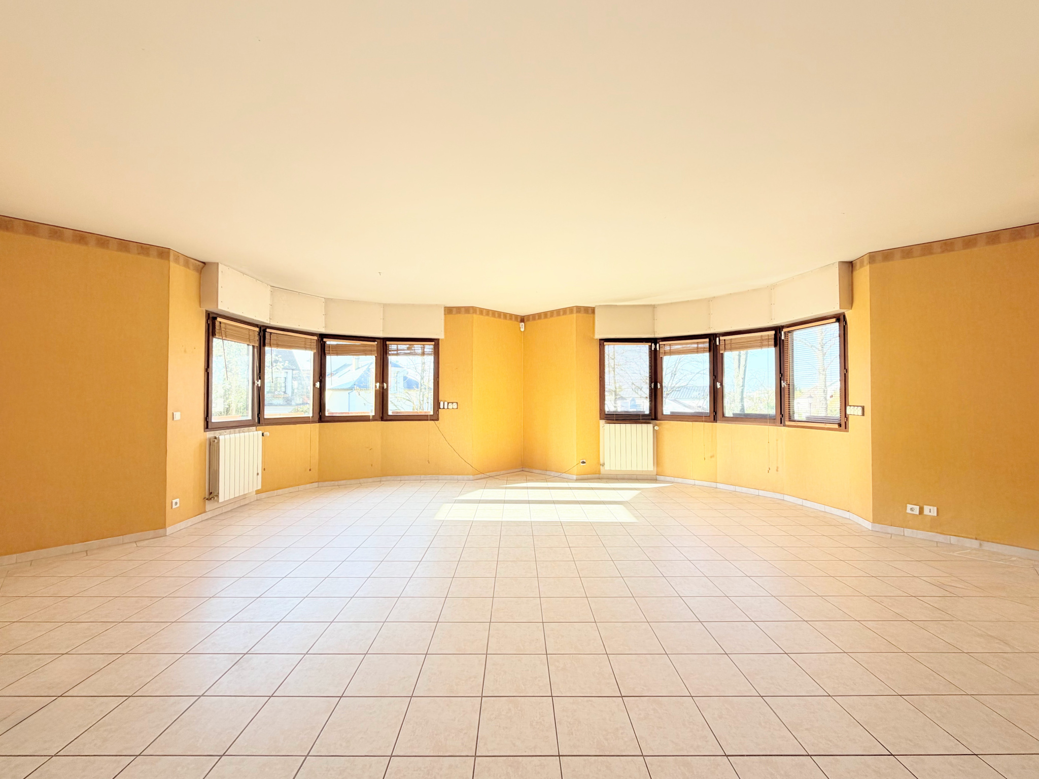 MAISON 7 PIÈCES BUZENVAL