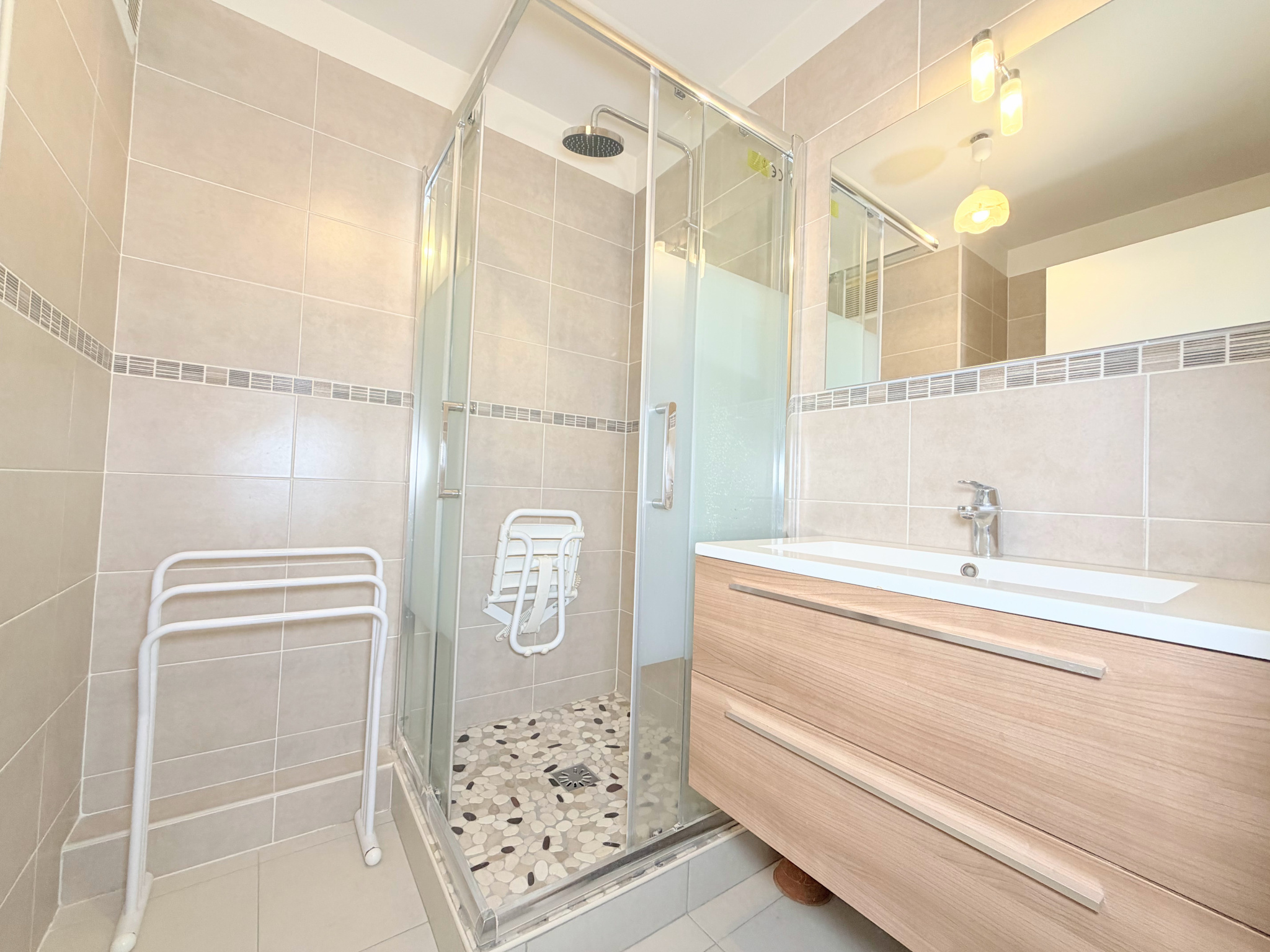 2 pièces en location meublée entre RER et centre-ville