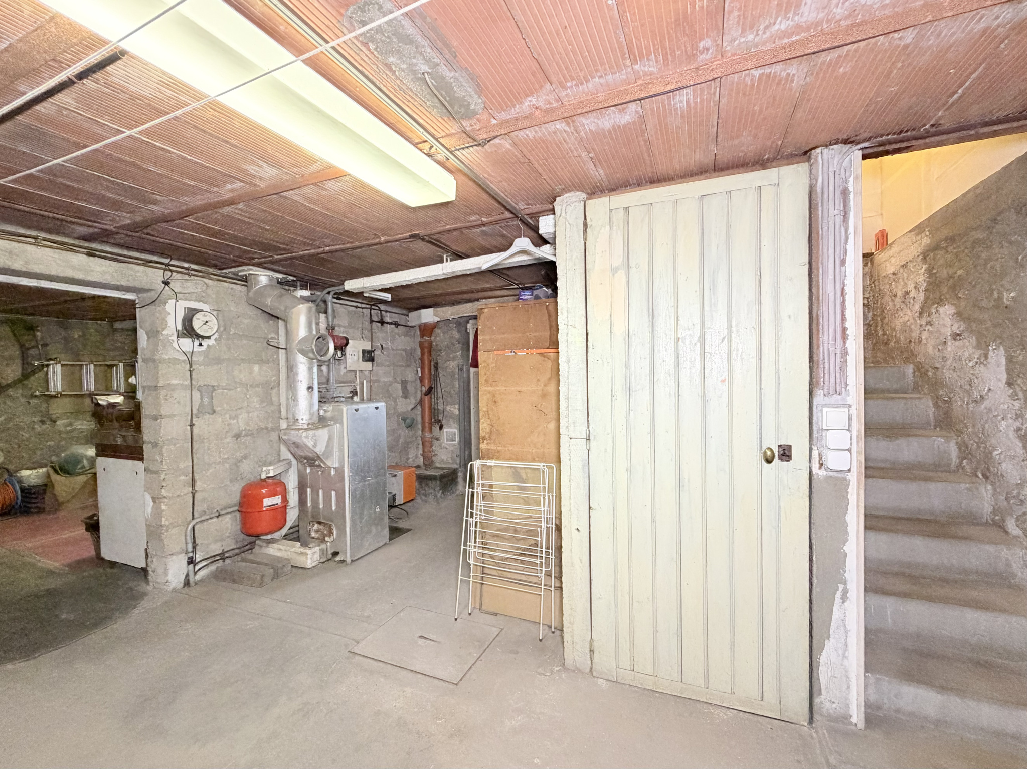 3 chambres - Maison de 91 m2 habitables sur sous-sol total (46 m2) - Parcelle 495 m2