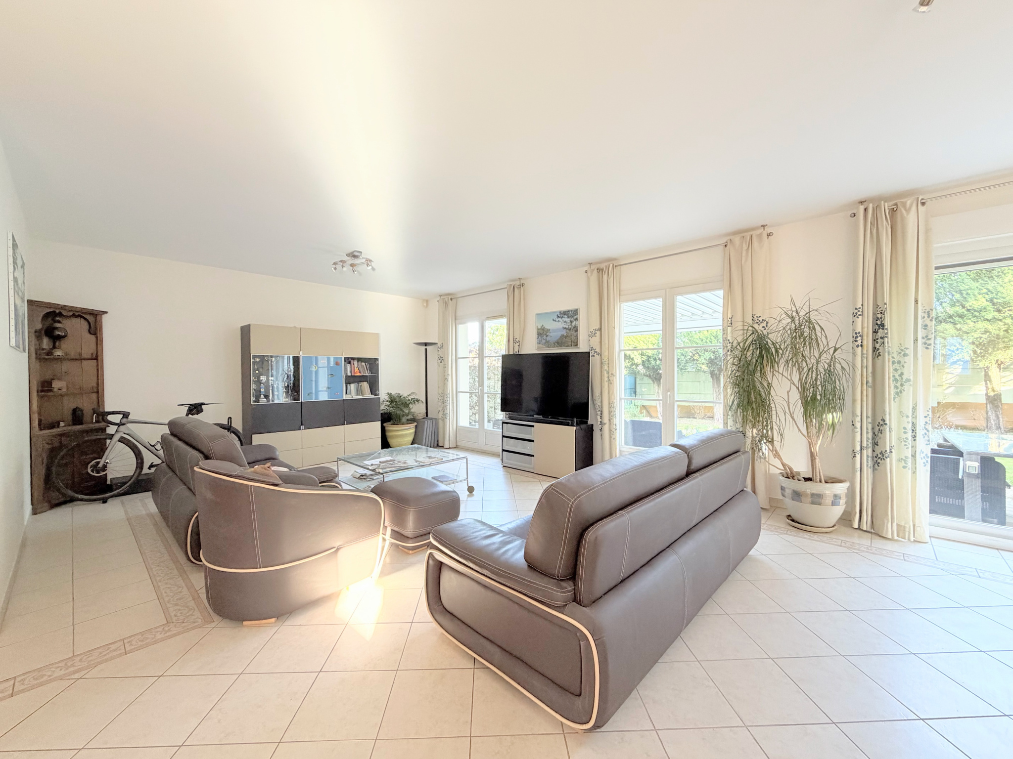 Maison Buzenval   DPE C, 4 chambres, jardin, garage et sous-sol