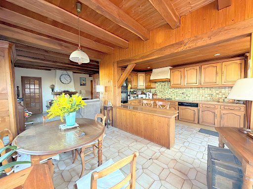 MAISON 4 CHAMBRES AU CALME À PROXIMITÉ DE LA PLACE BESCHE