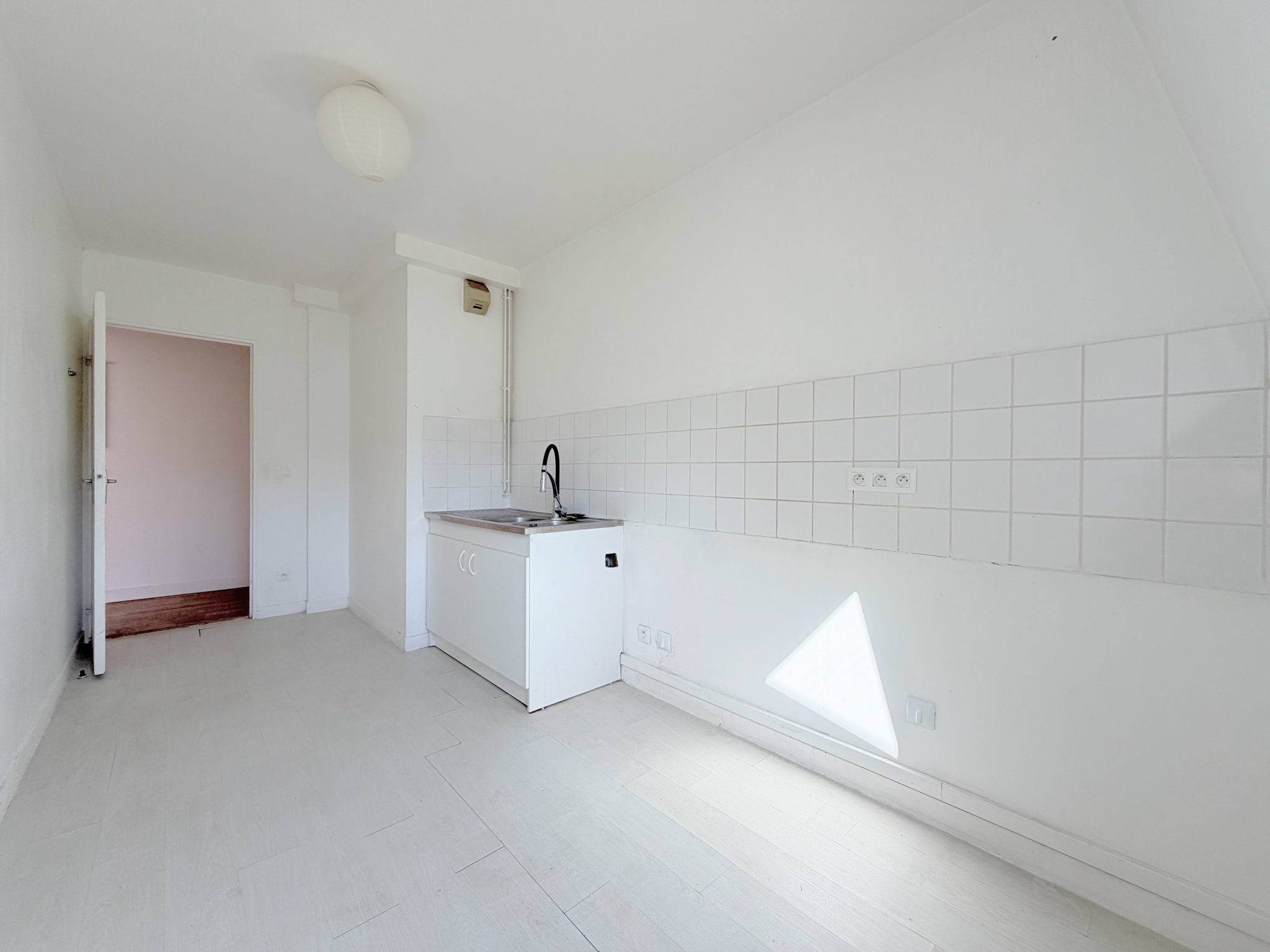 3 pièces avec parking, dernier étage, cœur de ville   DPE C