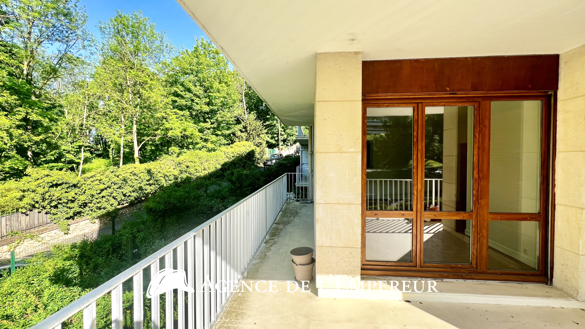Grand appartement familial avec terrasse   Quartier de la Jonchère