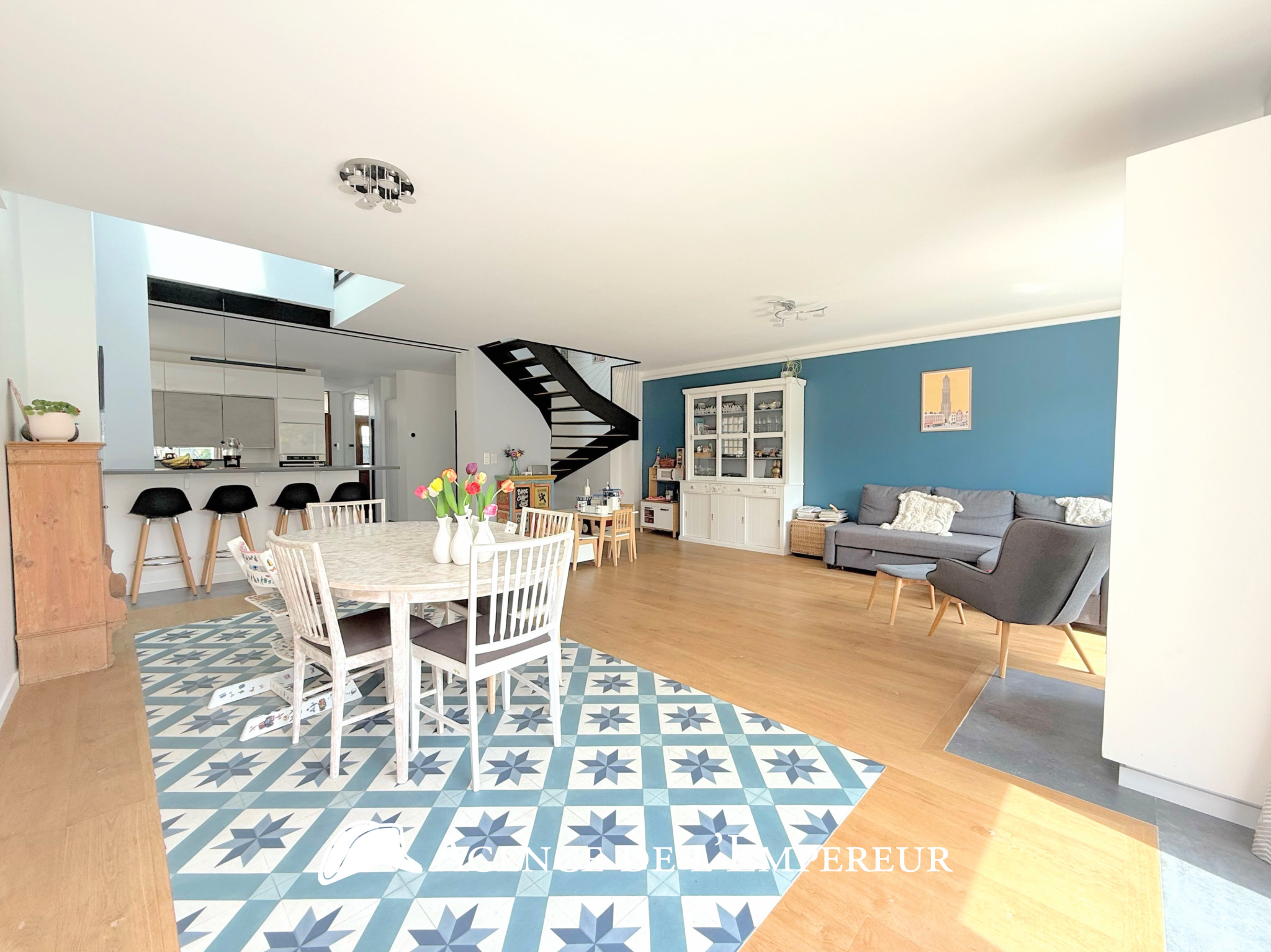 Maison en location meublée, 182 m2, 5 chambres, à 5 min à pied du RER A de Rueil