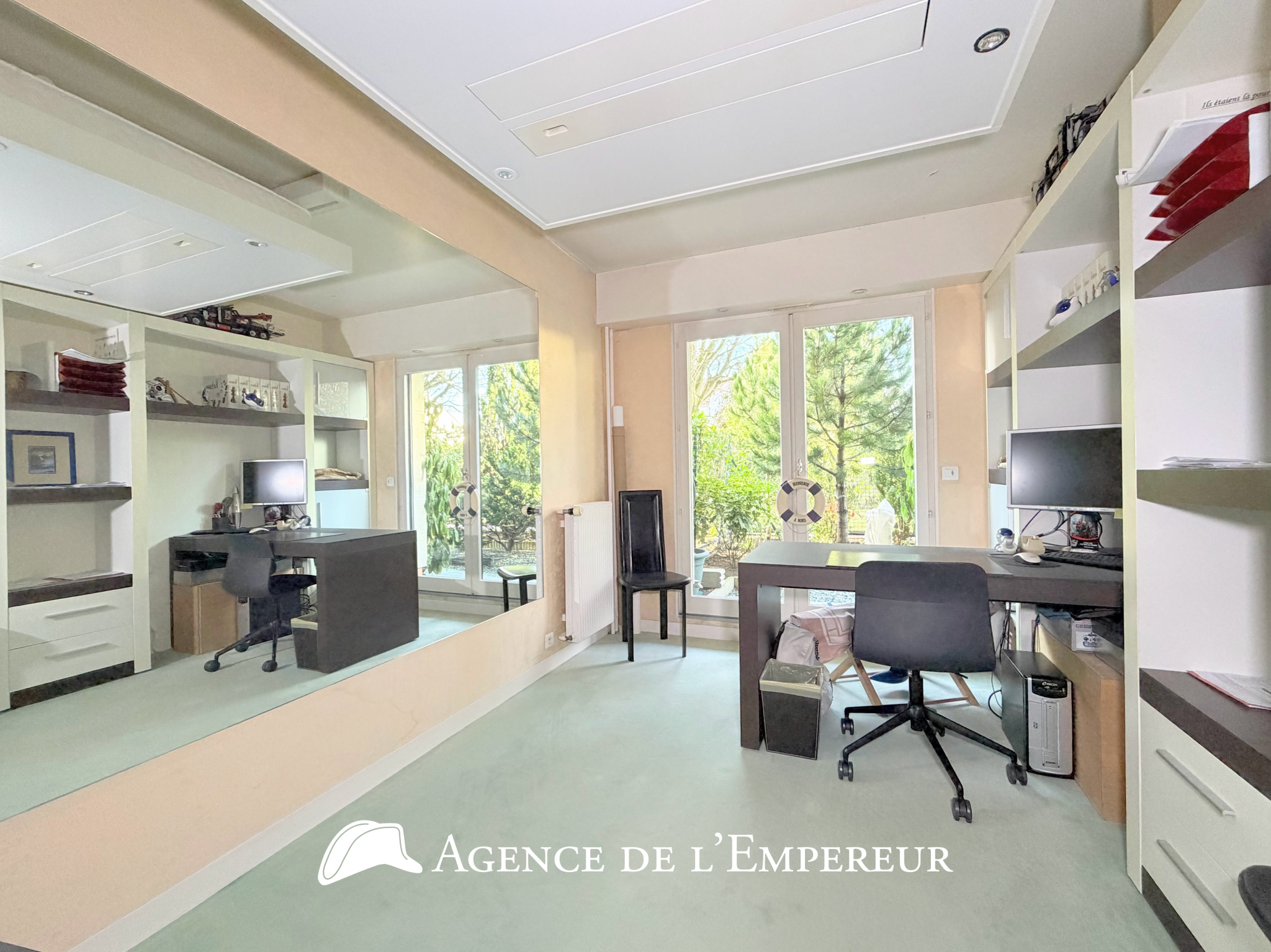 4 pièces traversant, jardin 26 m2 , DPE C, cave et parking