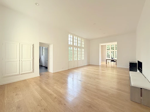 Demeure de 412 m2 habitables, parcelle de 3 000 m2   Parc de la Malmaison - 2