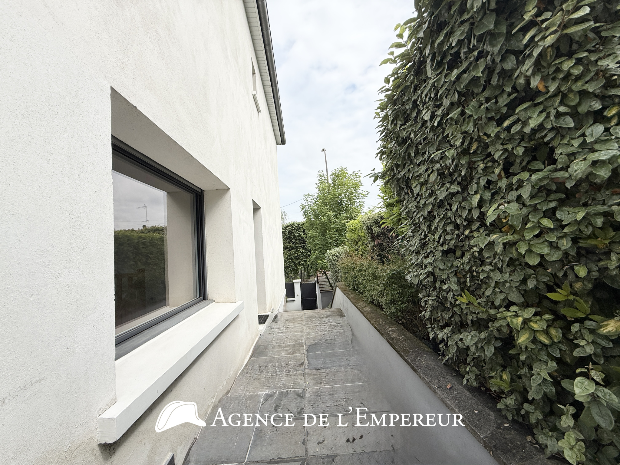 Rueil limite Suresnes