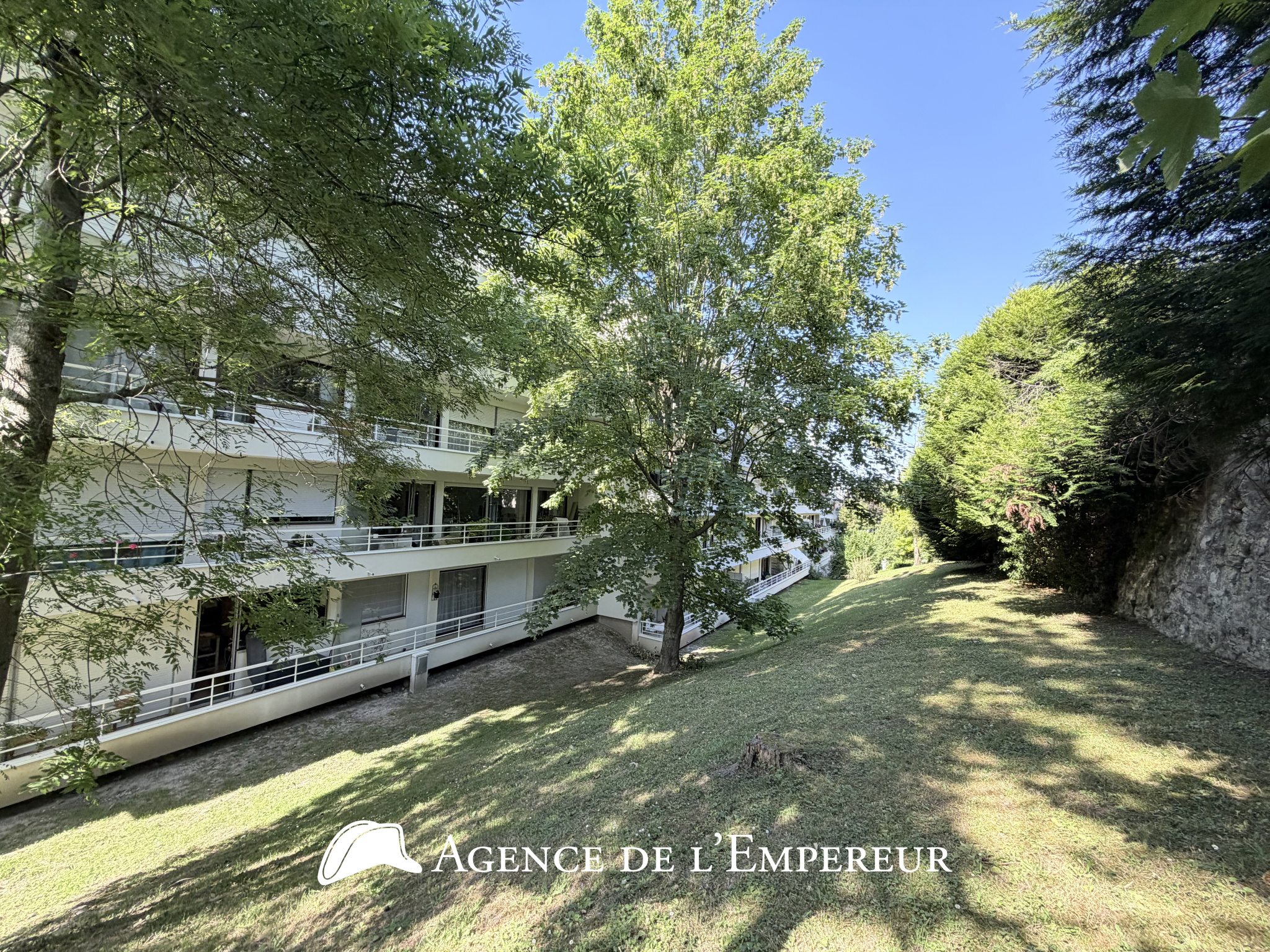 5 PIÈCES DERNIER ÉTAGE, 2 BALCONS, CAVE ET PARKING EN SS   BOIS-PRÉAU