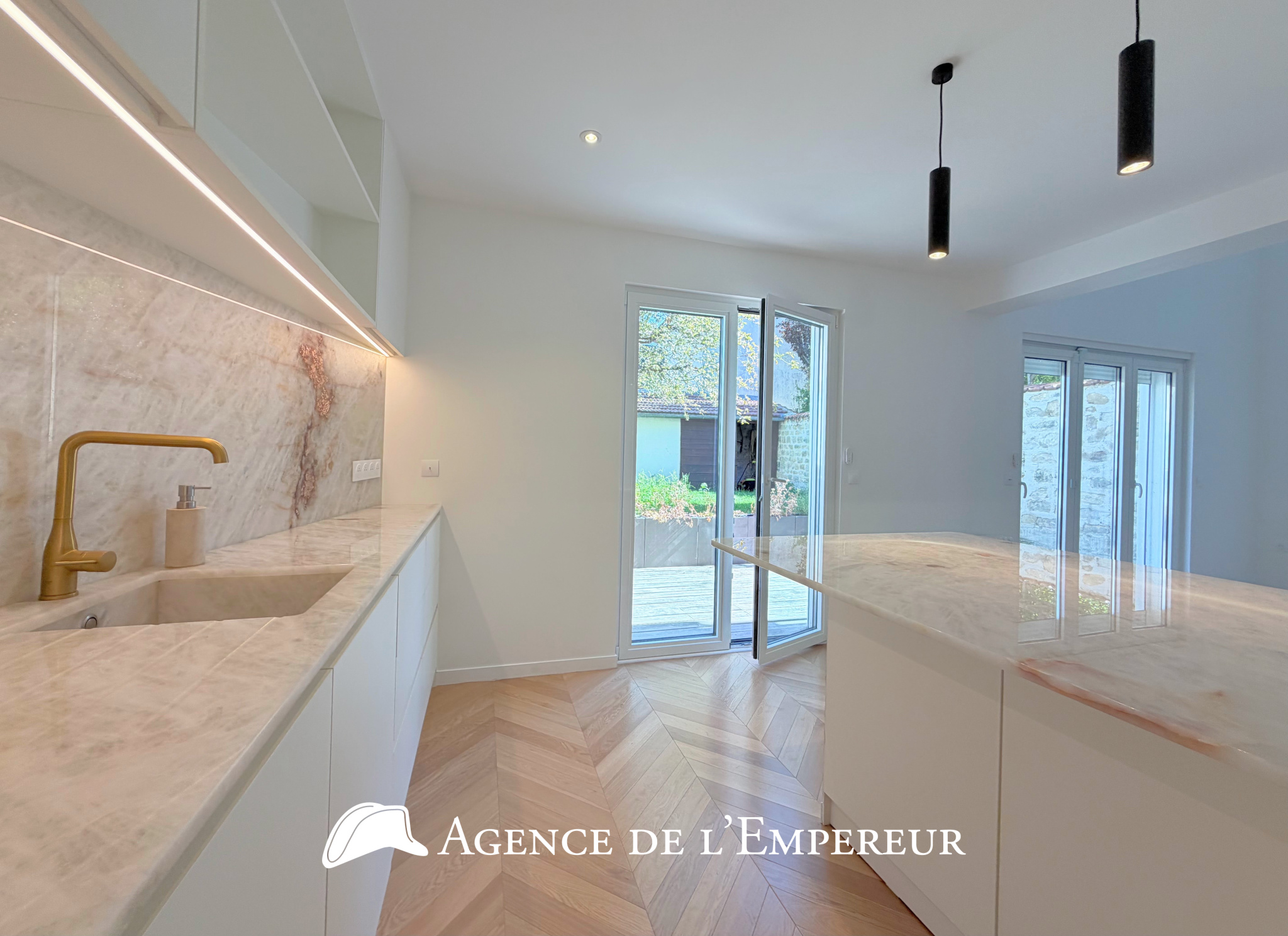 MAGNIFIQUE MAISON EN LOCATION   CŒUR DE VILLE