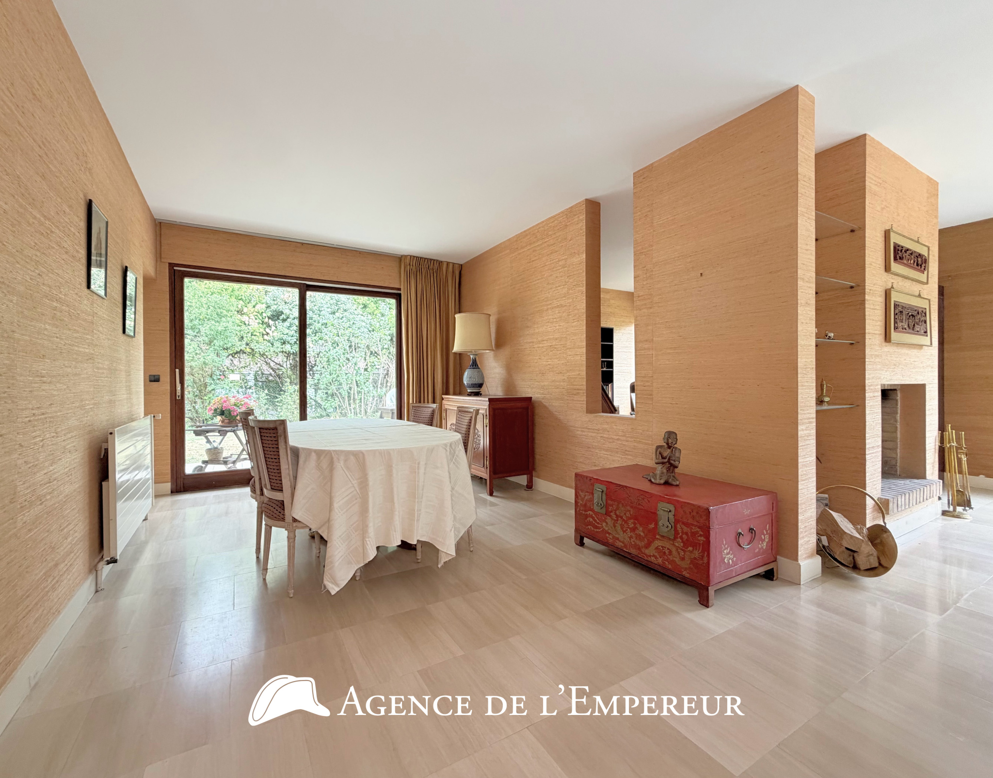 MAISON D'ARCHITECTE — 6 CHAMBRES — PARCELLE 1 190 m2