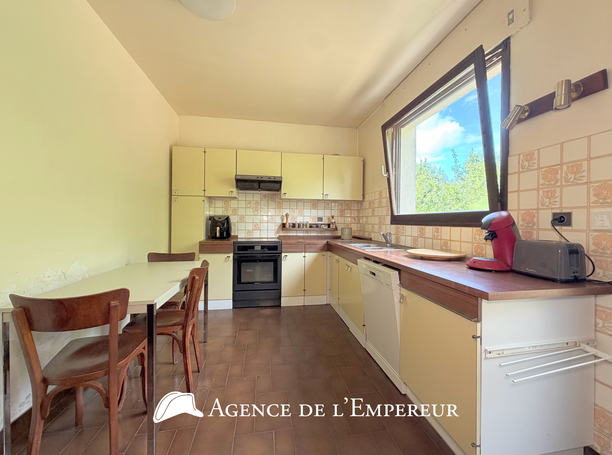 MAISON D'ARCHITECTE — 6 CHAMBRES — PARCELLE 1 190 m2